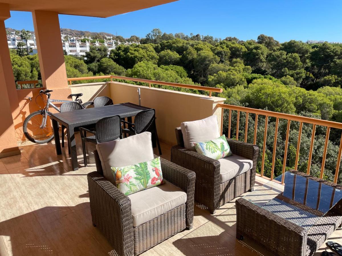 Beautiful Holiday Apartment 2 Bedroom Beach And Pool Malaga Marbella Calahonda Royale Mijas Costa Spain エクステリア 写真